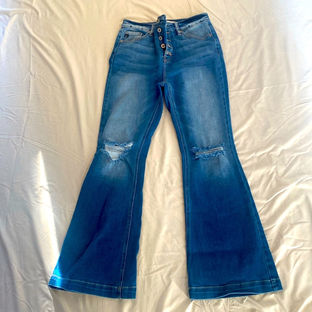 Petite Kancan flare jeans. Size 7/27.